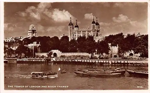 England: London The Tower and River Thames gl1954 147.273
