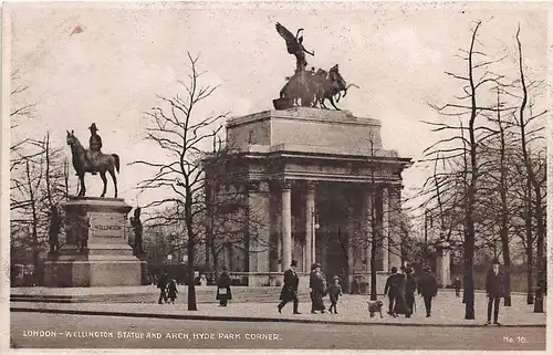 England: London Wellington Statue and Arch Hyde Park Corner ngl 147.432