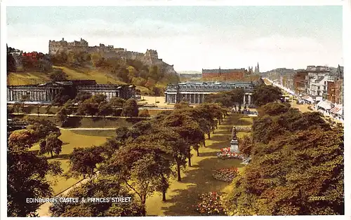 Schottland: Edinburgh Castle and Princes Street ngl 146.759