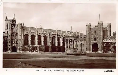 England: Cambridge - Trinity College, The Great Court gl1955 146.627
