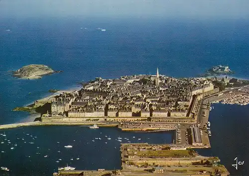 Saint-Malo, La ville et les remparts ngl D2230