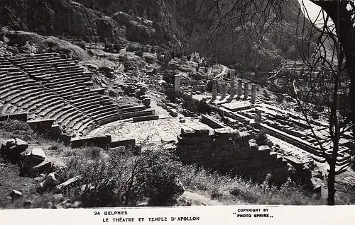 Delphi Le Théatre et Temple d'Apollon ngl D4068