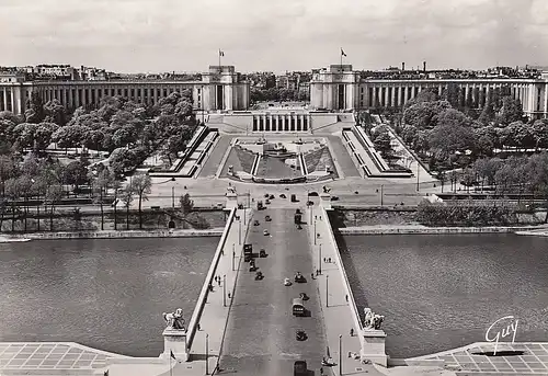 Paris Le pont d'léna et le palais de Chaillot ngl D8246