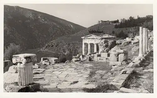Delphi Sacred Path with Treasure ngl D4069