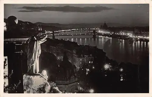 Budapest bei Nacht - Donauansicht mit St. Gellért Monument gl1935 149.924