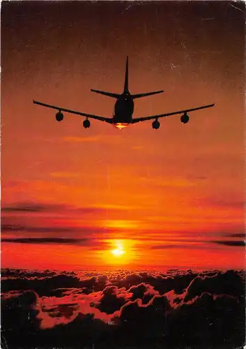 Lufthansa Passagierflugzeug bei Sonnenuntergang gl1986 151.651