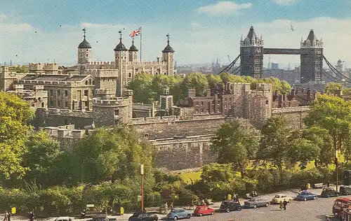 London The Tower and Tower Bridge ngl D6022