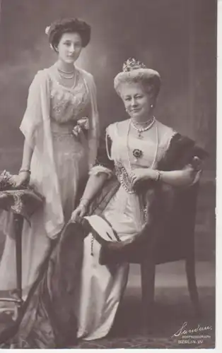 Kaiserin Auguste Viktoria mit Tochter Herzogin zu Braunschweig ngl 221.439