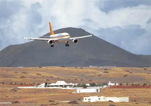 Hapag-Lloyd Airbus A 310 im Landeanflug ngl 151.789