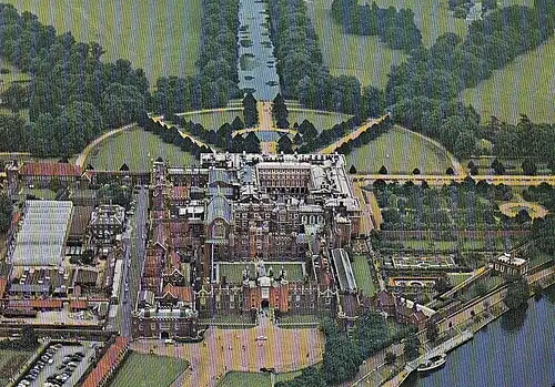 Hampton Court Palace, Middlesex, Air view ngl D5383