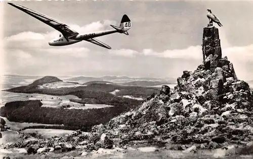 Die Rhön Fliegerdenkmal Wasserkuppe mit Segelflugzeug gl19? 151.589