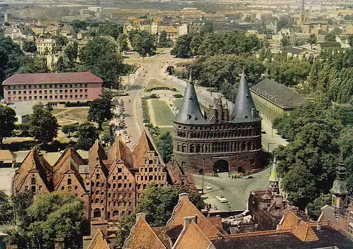Lübeck Blick vom Aussichsturm St.Petri auf das Holstentor ngl D6570