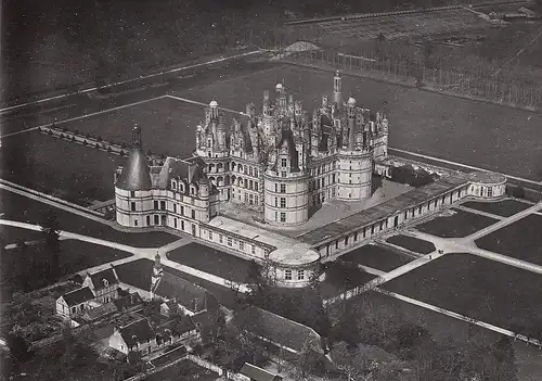 Chambord (Loir-et-Cher) Le Château Vue aérienne ngl D8119