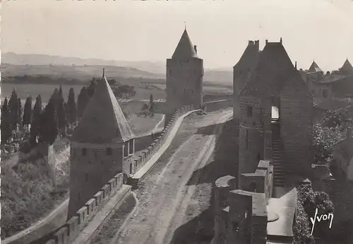 Carcassonne (Aude) La Cité Chemin de Ronde ngl D8183