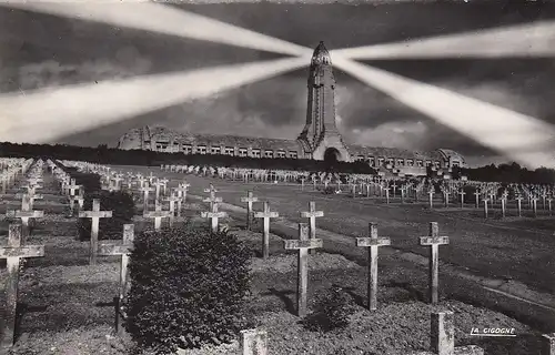 Verdun (Meuse) Champs de Bataille L'Ossuaire ngl D8215