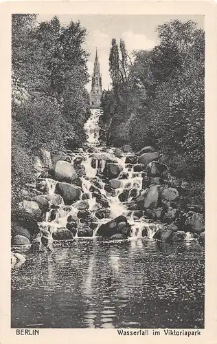 Berlin - Wasserfall im Viktoriapark ngl 153.699