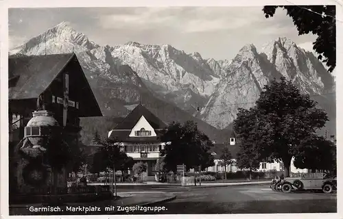 Garmisch - Marktplatz mit Zugspitzgruppe gl1937 155.238