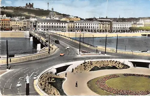 Lyon Le nouveau Pont de la Guillotière sur le Rhône ngl 153.645