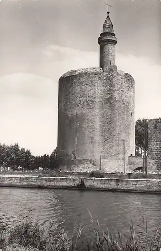 Aigues Mortes (Gard) La Tour Constance et le Canal ngl D8296