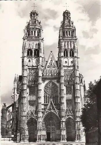 Tours (Indre-et-Loire) La Cathédrale ngl D8066