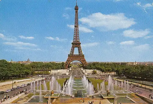 Paris, La Tour Eiffel et le Champs-de-Mars gl1974 D8802