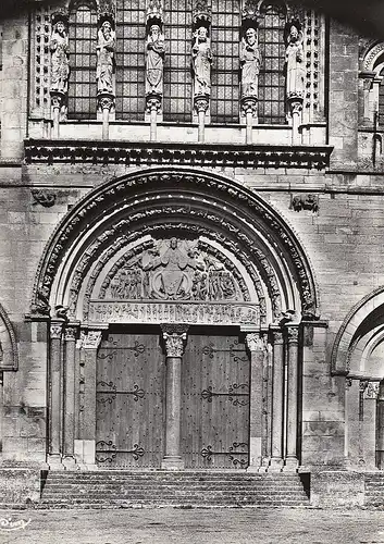 Vézelay (Yonne) Basilique de la Madeleine Portail central ngl D8207