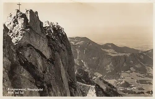 Kampenwand, Hauptgipfel, Blick ins Tal ngl D9314