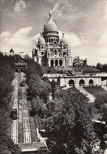 Paris Basilique du Sacré-Coeur de la Montmartre et le funiculaire ngl D8253
