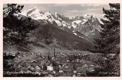 Partenkirchen Panorama mit Zugspitzgruppe gl1942 154.982