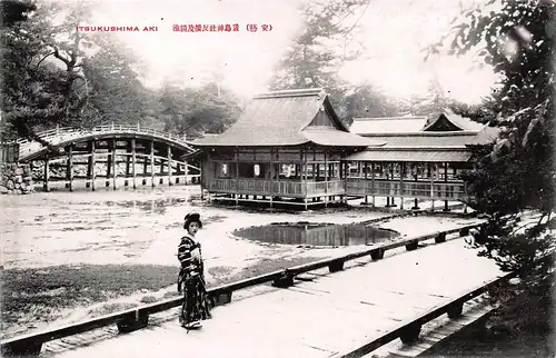 Japan Itsukushima Aki - Miyajima Tempel bei Ebbe mit Geisha ngl 160.350