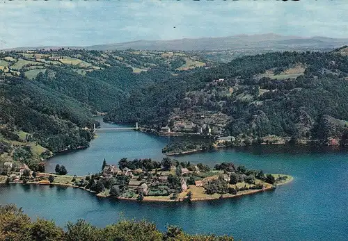 Le Barrage de Sarrans, La Presqu'île de Laussac ngl D9908