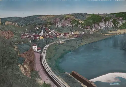 La Vallée du Lot et le Bourg de Vers (Lot) ngl D9857