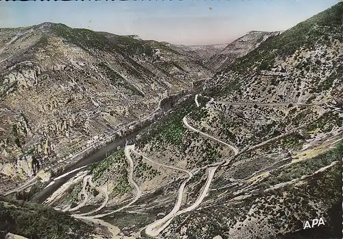 En parcourant les Gorges du Tarn ngl D9940