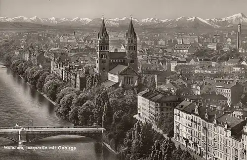 München, Isarpartie mit Gebirge ngl E2699