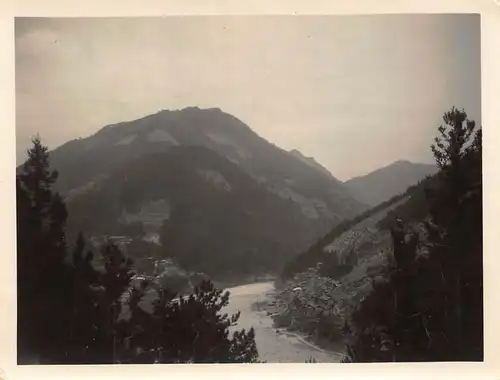 Japan Fluss Tenryugawa mit Dorf am Unterlauf 160.029