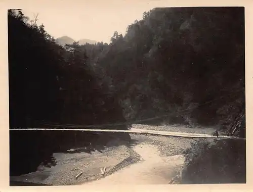 Japan Fluss Toyama mit Hängebrücke 160.031