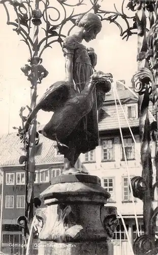 Göttingen - Gänseliesel-Brunnen gl1965 163.298