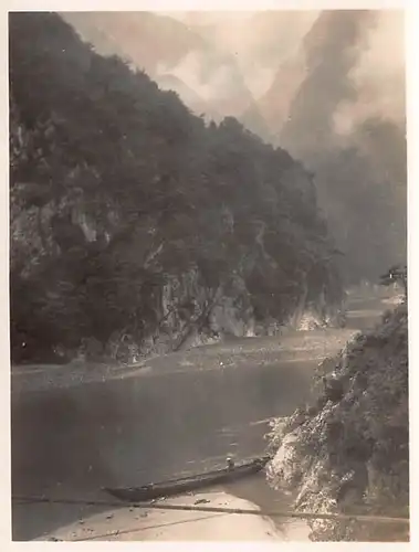 Japan Fluss Tenryugawa mit Bootsverkehr - Blick ins Tal 160.120