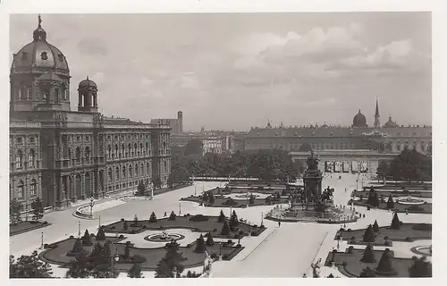 Wien, Maria Theresienplatz, Naturhistor.Museum g. die Burg ngl E0905