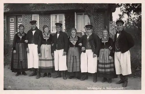 Mönchguter in Nationaltracht ngl 161.282