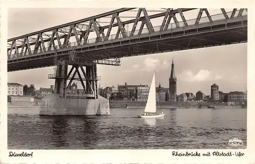 Düsseldorf Rheinbrücke mit Altstadt-Ufer gl1954 163.618