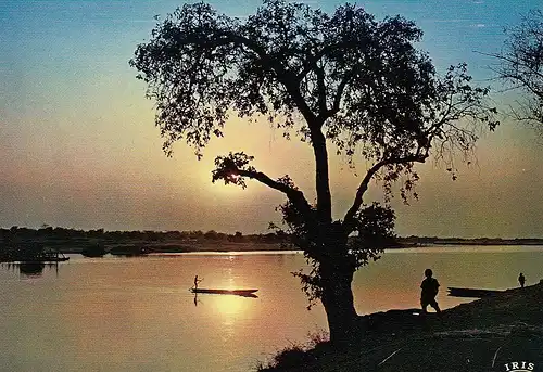 Afrika, Canoe by sunset ngl E4446