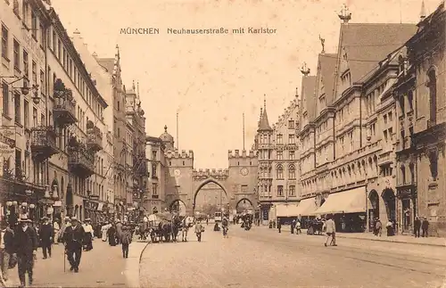 München Belebte Neuhauserstraße mit Karlstor ngl 163.852