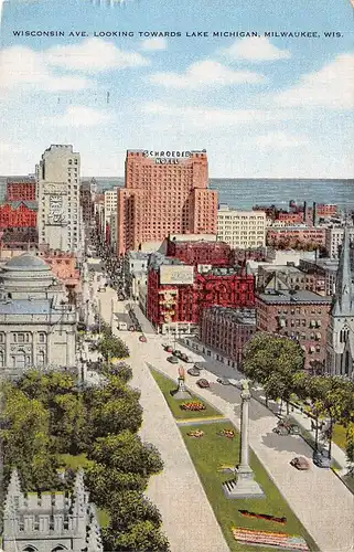 Milwaukee WI Wisonsin Ave. Looking towards Lake Michigan gl1952 164.071