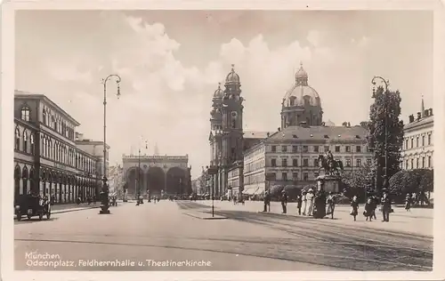 München Odeonsplatz Feldherrnhalle u. Theatinerkirche ngl 163.062