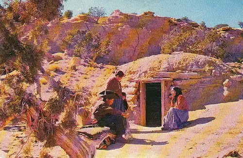 Navajo familiy at the Entrance of their Hogan gl1985 E4069