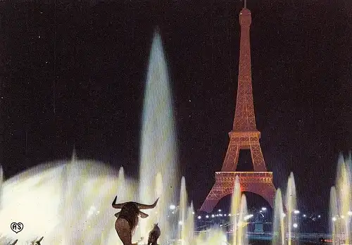 Paris, Tour Eiffel et les grandes eaux au Palais de Chaillot ngl E2779