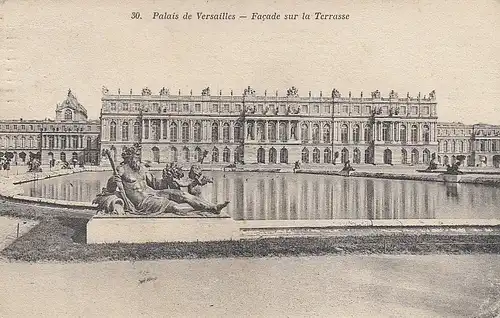 Versailles, Palais, Facade sur la Terrasse gl1908 E5969