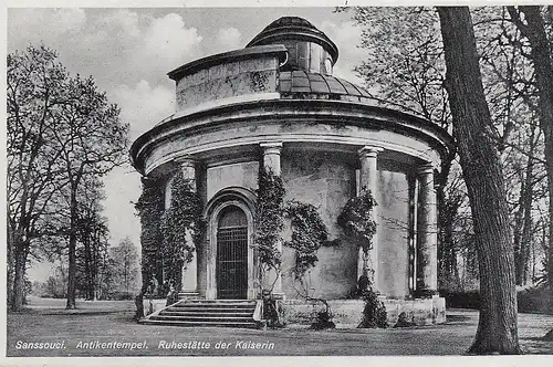 Potsdam, Sanssouci, Antikentempel Ruhestätte der Kaiserin ngl E4616