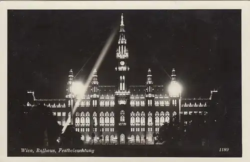 Wien, Rathaus, Festbeleuchtung ngl E5829